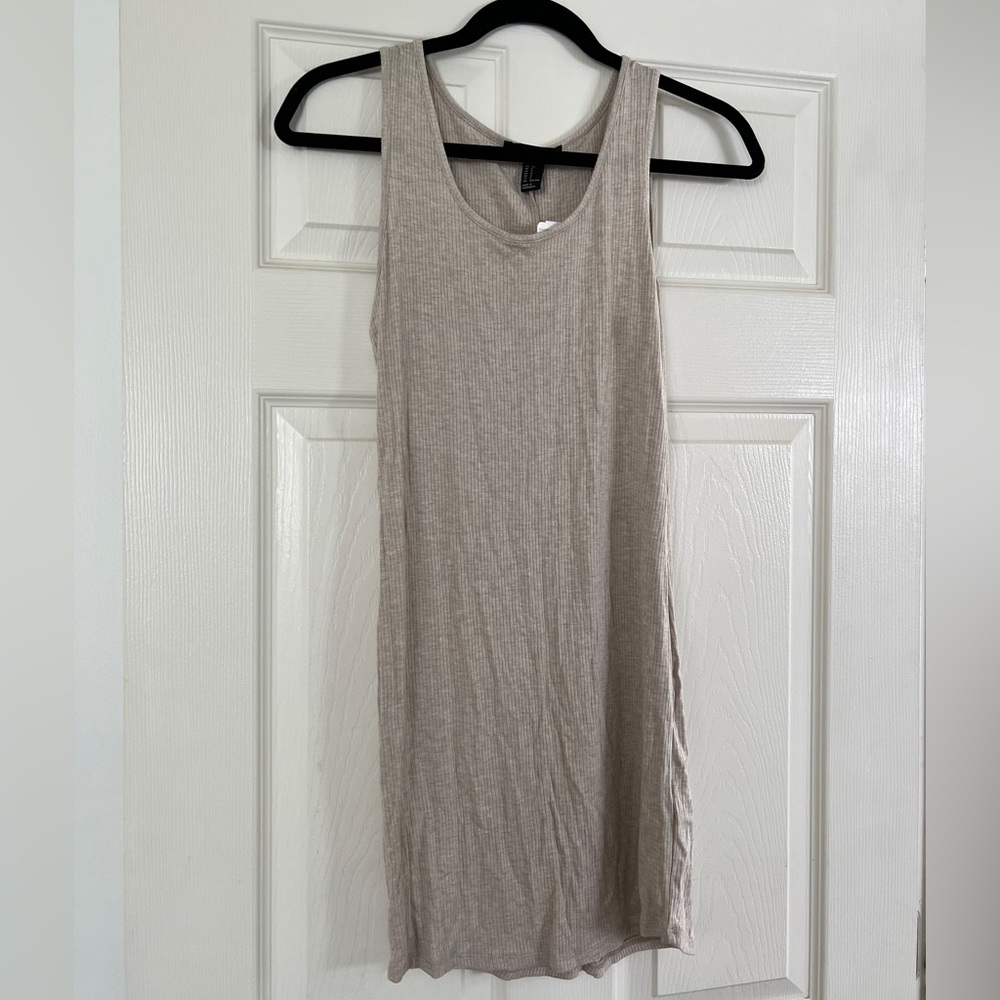 Short tan ribbed dress